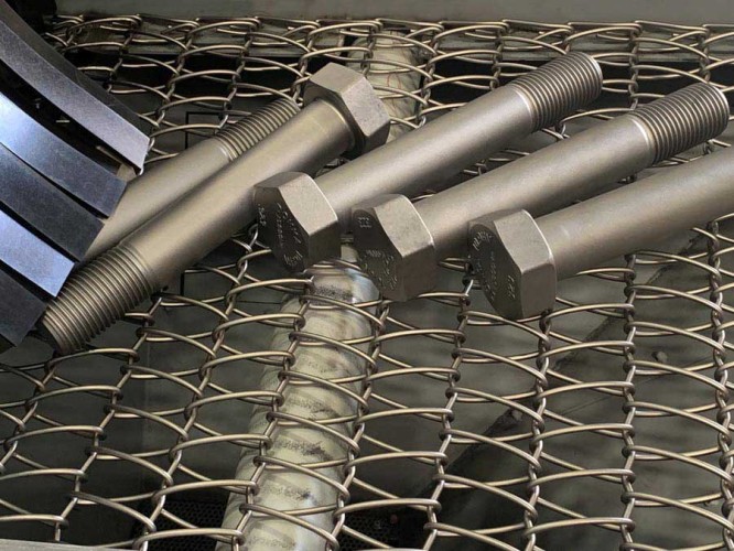 shot-blast-machine-with-metal-wire-mesh-conveyor-granigliatrici-a-nastro-in-rete-metallica-cwb-x-vitoni-dokka-omsg
